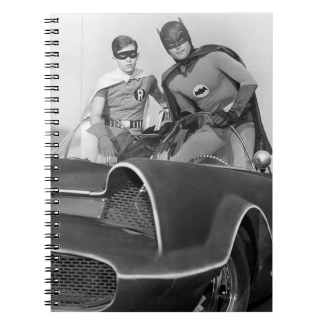 Cuaderno Robin y Batman Standing en Batmobile (Frente)