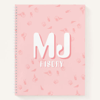 Cuaderno rosa con iniciales