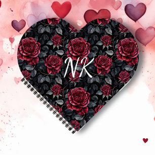 Cuaderno Rosas de Borgoña con fondo negro monogramado
