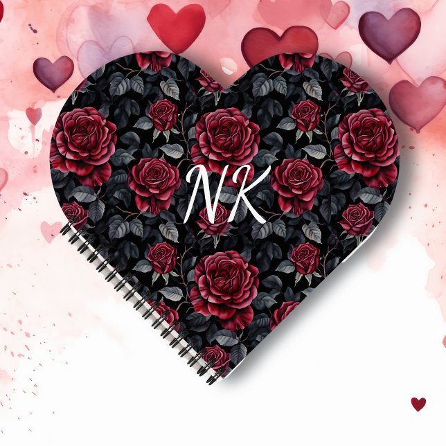 Cuaderno Rosas de Borgoña con fondo negro monogramado (Subido por el creador)