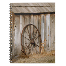 Cuaderno Rustic Americana Wagon Wheel on Old Shed