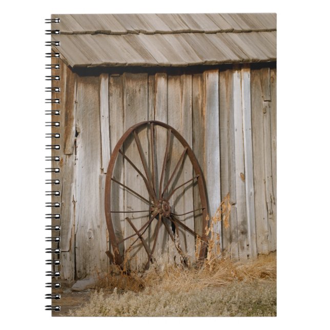 Cuaderno Rustic Americana Wagon Wheel on Old Shed (Frente)