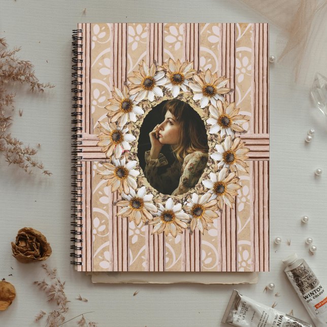 Cuaderno Rústica de flor de girasol a presión (Let your memories bloom within a sunflower wreath—where vintage stripes and cottagecore warmth meet.)