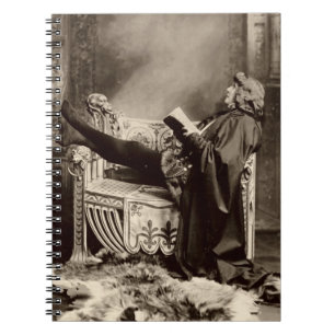 Cuaderno Sarah Bernhardt (1844-1923) como Hamlet en el 1899