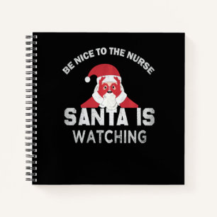Cuaderno Sé Amable Con La Enfermera Santa Está Observando F