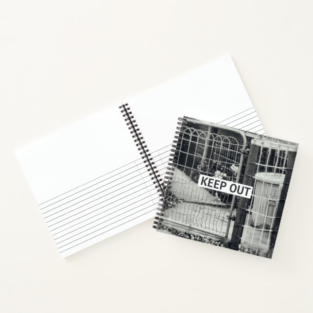 Cuaderno Secret Keep Out Retro Locked Gate Sketch Diary (Interior)
