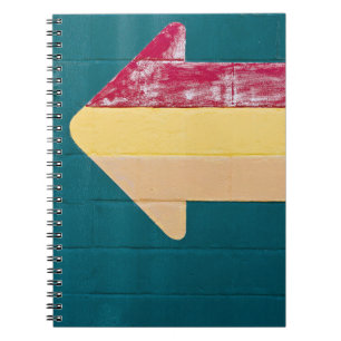Cuaderno Señalización de flecha roja, naranja y amarilla