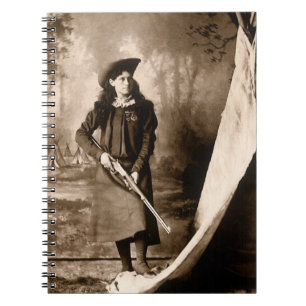 Cuaderno Señorita Annie Oakley con pistola, retrato de foto