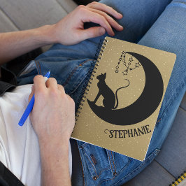 Cuaderno Silhouette de gato negro sobre cielo nocturno de P