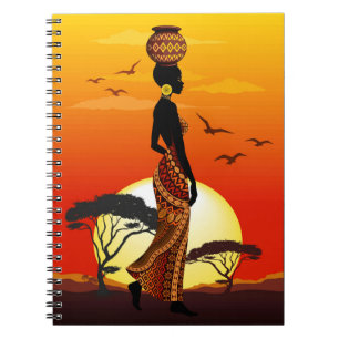 Cuaderno Silhouette de una bella mujer africana sobre los S