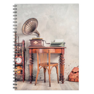 Cuaderno Silla antigua, máquina de escribir antigua, radio 