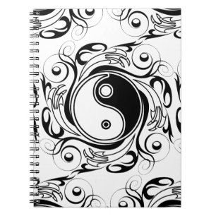 Cuaderno Símbolo Yin & Yang en estilo de tatuaje en blanco 