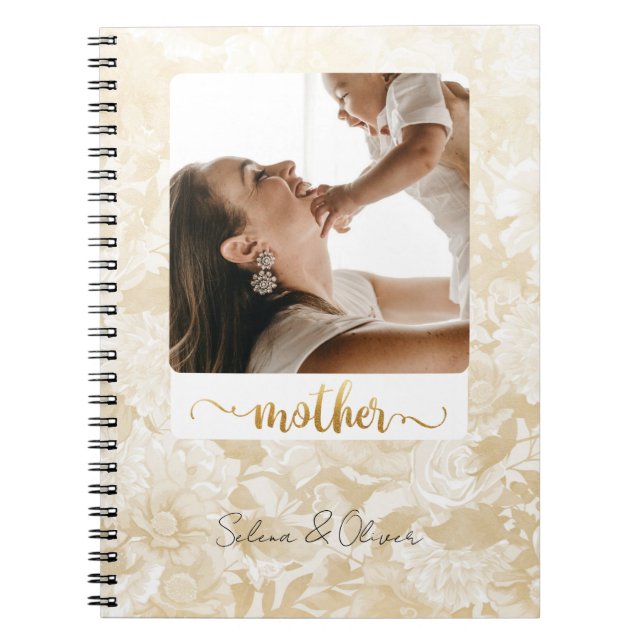 Cuaderno Simple diario de mamá con escritura de oro (Frente)