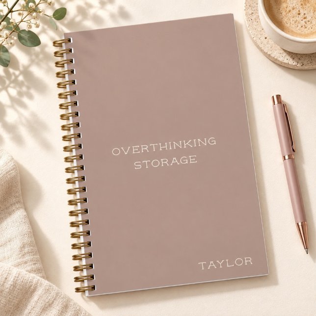 Cuaderno Simple Lista de Almacenamiento de Sobrecogimiento  (A calm place for busy thoughts.
Minimal design with modern humor.)