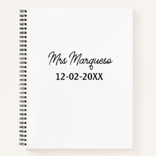 Cuaderno simple monograma mínimo sra Sr nombre fecha año Th