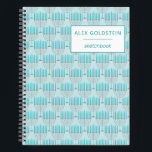 Cuaderno Sketchbook de Hanukkah Menorah personalizado<br><div class="desc">Este libro especial de sketchbook cuenta con un hermoso ilustracion menorah de azul verde azulado en la portada,  personalizado con tu nombre. Perfecto para capturar tus pensamientos,  ideas y creatividad durante Hanukkah. Un regalo único y atento para las vacaciones.</div>