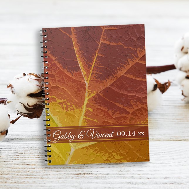 Cuaderno Sombras del Boda de la hoja de otoño (The Shades of Autumn Leaf Notebook can be an advice book or guest book for your Fall wedding.)