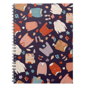 Cuaderno Suéteres multicolores, acogedores, cálidos, de oto