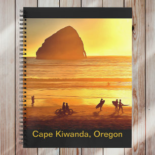 Cuaderno Surfistas del atardecer y ciclistas Cape Kiwanda O