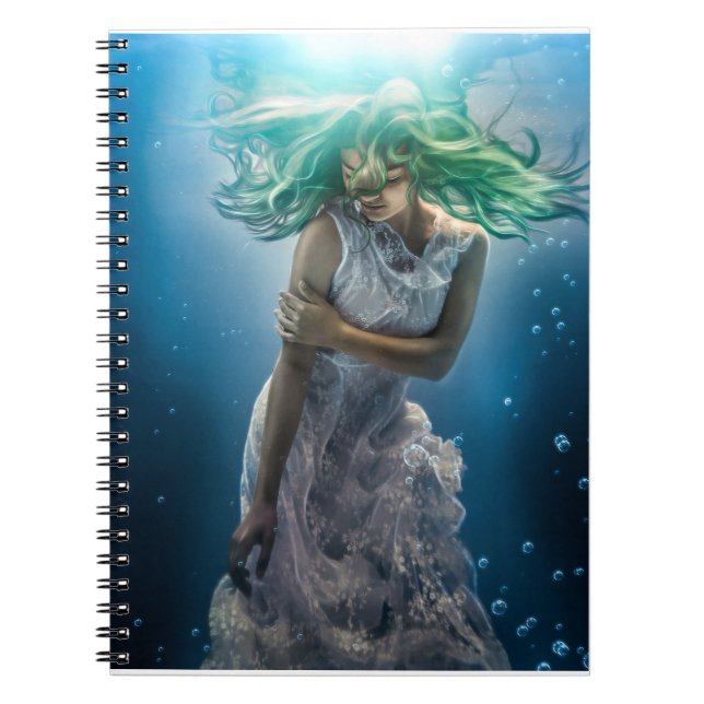 Cuaderno Sus rizos esmeraldas - Sirena arropada bajo el agu (Frente)