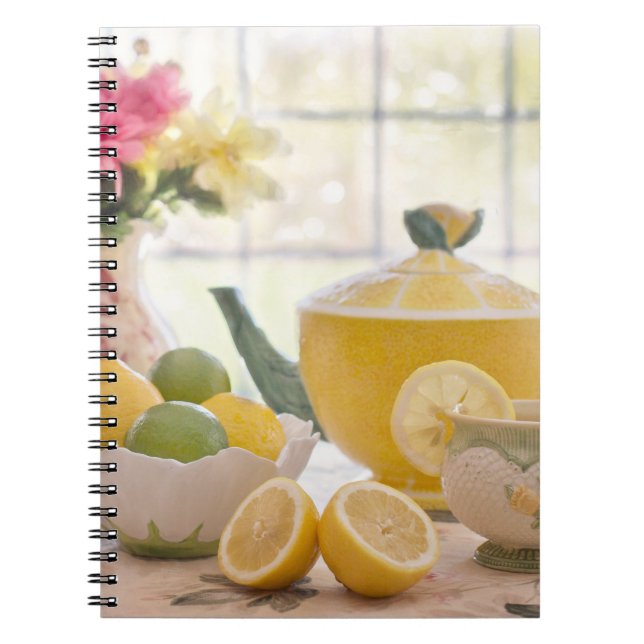 Cuaderno Té caliente por la tarde con leones frescos (Frente)