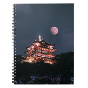 CUADERNO TEMPLO MARRÓN Y BLANCO BAJO LUNA COMPLETA