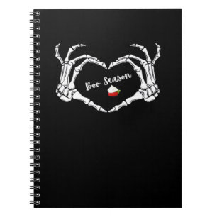 Cuaderno Temporada Skeleton Hand Heart Boo Classic