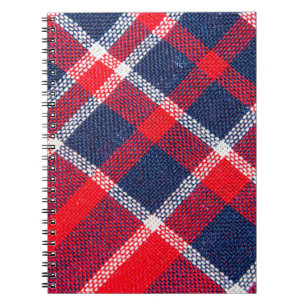 Cuaderno Textura de lana a cuadros de color rojo-azul.