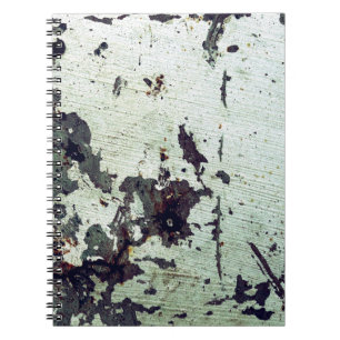Cuaderno textura metalizado con arañazos y chaquetas, a