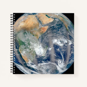 Cuaderno Tierra Llena Que Muestra El Hemisferio Oriental.