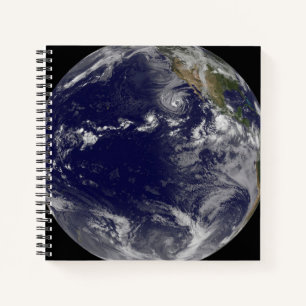 Cuaderno Tierra Llena Que Muestra Varias Tormentas Tropical