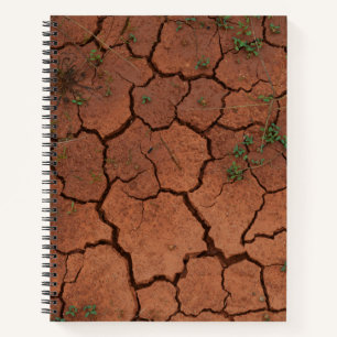 Cuaderno tierra seca y agrietada