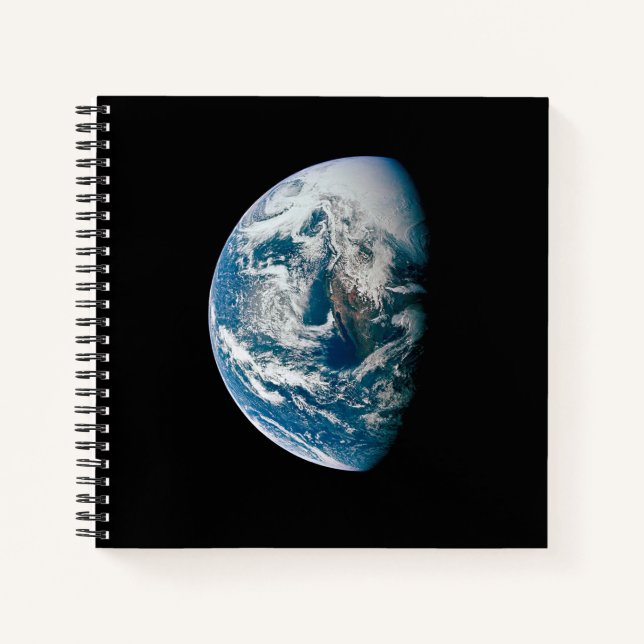 Cuaderno Tierra Tomada De La Nave Espacial Apolo 13. (Anverso)