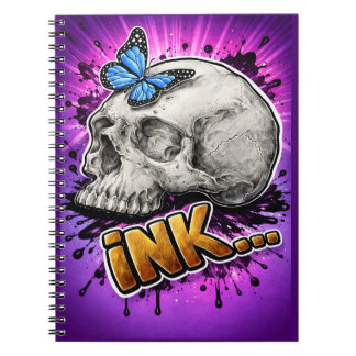 Cuaderno TINTA… Cráneo dibujado a mano con mariposa