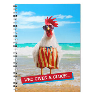 Cuaderno Tipo Chillin del gallo en la playa en troncos de