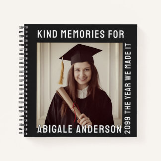 Cuaderno Tipografía Blanca y Foto de Graduación Gratuita