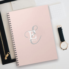 Cuaderno Tipografía de monograma femenino Rubor rosa
