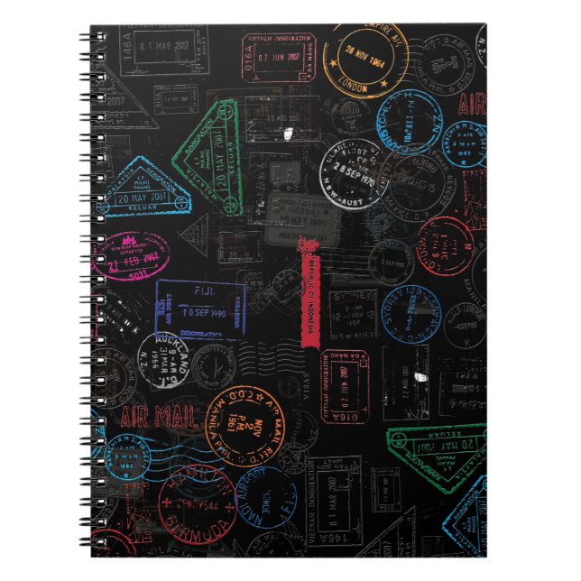 Cuaderno Tonos negros viajando sellos de pasaportes. (Frente)