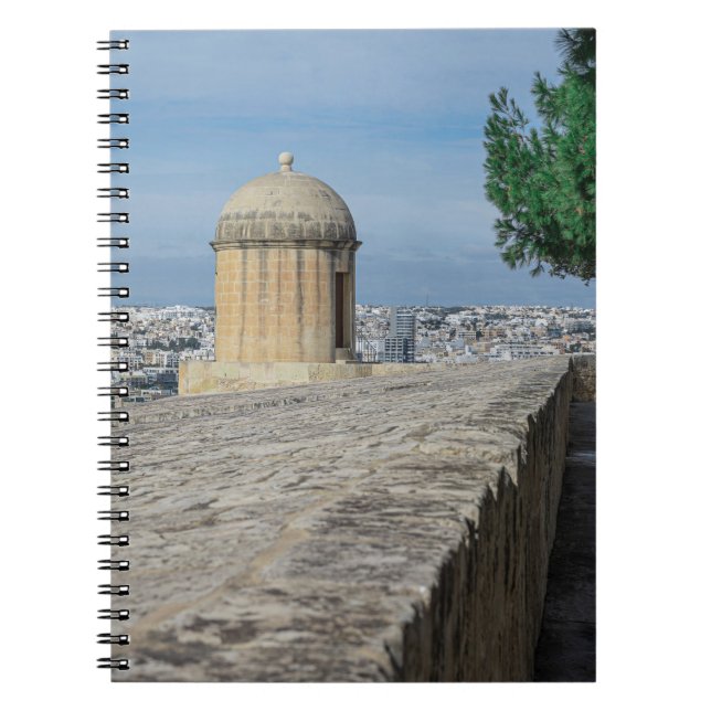Cuaderno Torrecilla de pistolas en las antiguas murallas de (Frente)