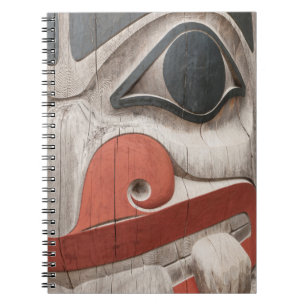 Cuaderno Tótems en el Museo del Centro de Patrimonio Haida