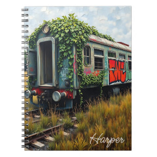 Cuaderno Tren Abandonado Cubierto de Hiedra y Grafitis