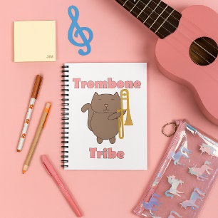 Cuaderno Tribu del Trombón Gato Brown Kawaii Letras Rosas