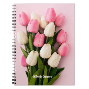 Cuaderno Tulipanes de nombre personalizado sobre rosa