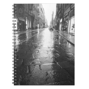 Cuaderno Turín Italia, calle mojada por la noche
