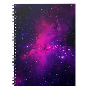 Cuaderno Un espacio hermoso y luminoso nebulosa. fondo,abst