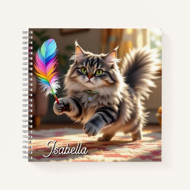 Cuaderno Un gato suave y suave persiguiendo a una pluma (Anverso)