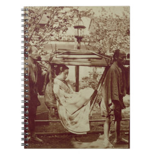 Cuaderno Un geisha que es llevado adentro una litera (foto