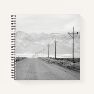 Cuaderno Una carretera solitaria y líneas eléctricas   Mont