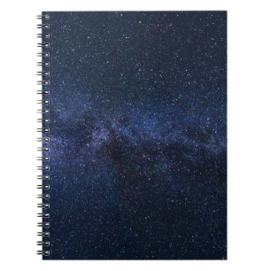 Cuaderno Una galaxia de estrellas en el cielo nocturno