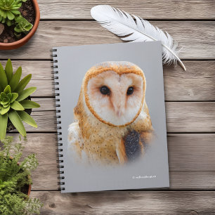 Cuaderno Una lechuza común serena y hermosa